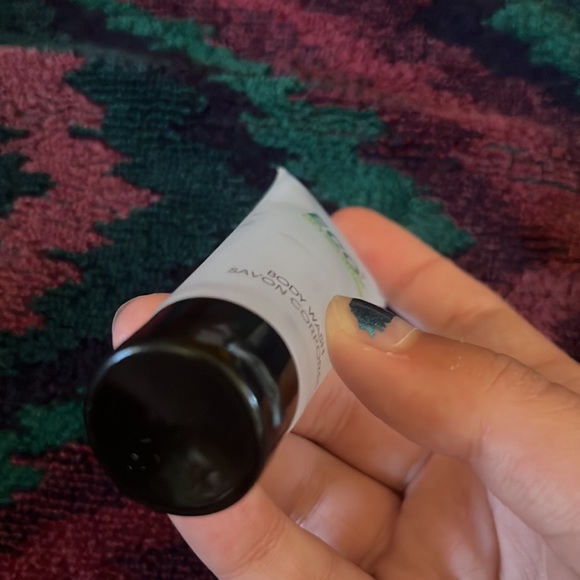 5 for 25$ 🎄Eco Body Wash ( Free when Bundles with at least 5 items ) - Picture 3 of 4